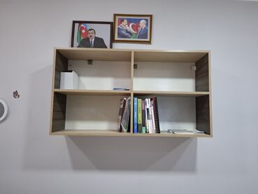 стеклянные полки на стену: Книжная полка, Прямая