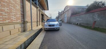 xarab maşın: Mercedes-Benz E 260: 2.4 l | 2000 il Sedan