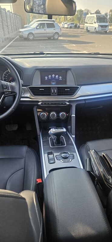 Другие автомобили: HAVAL H6 • белый кроссовер Основные характеристики: - Кузов — 8