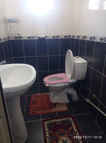 Посуточная аренда домов: Сдаётся дом по суточно в центре города Каракол,просторный 5комн дом — 9