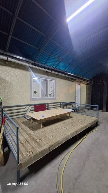 столба стойка: Тапчан 340 x 240 x 100 м, Металл