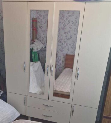 Dolablar: Açılan, 4 qapılı Düz dolab, Qarderob, paltar dolabı