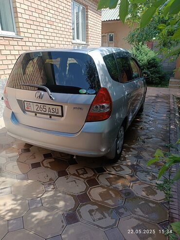 honda fit 2004: Honda Fit: 2003 г., 1.3 л, Вариатор, Бензин, Хэтчбэк