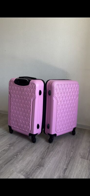 Çamadanlar: Cemi 1 defe istifade olunub. "M" razmerdi. Elaqe ucun wp — 4