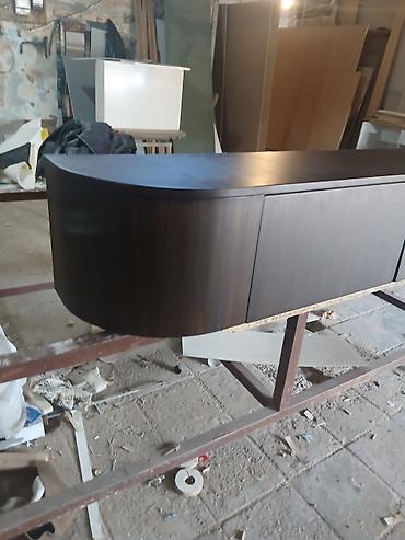 Tünd qəhvəyi rəngdə, oval uclu modern TV tumba / divar asma konsol
