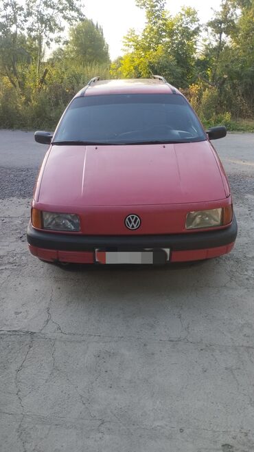 срочно продаю в связи с переездом: Volkswagen Passat Variant: 1990 г., 1.8 л, Механика, Бензин, Универсал