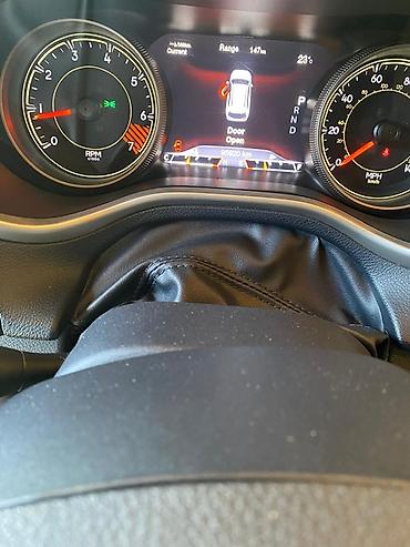 luaz satilir: Jeep Cherokee: 2.4 l | 2015 il 102000 km Ofrouder/SUV — 7