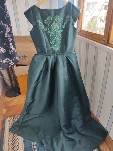шикарное бальное платье: M (EU 38), L (EU 40), цвет - Зеленый