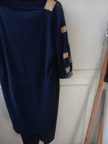 Digər qadın geyimləri: 44raz.dəst 46 48 raz.gedir 2 dəfə geyilib 25 man. o biriləri fərqli — 14