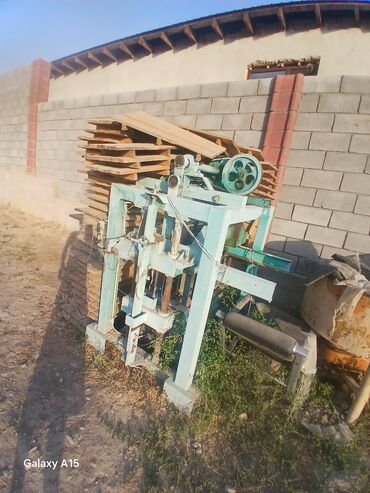 куплю газабетоные оборудование для производства газаблока: Установка для производства строительных блоков, предназначенная для
