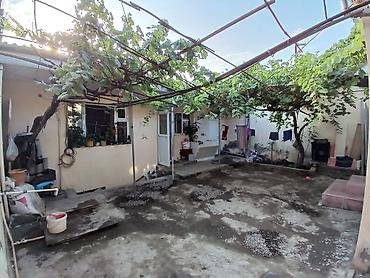 mansard tipli evler: Krasniseloda yerləşir 9 saylı poçtdan sağa qarabağ küçəsi ev 62 ev 3 — 6