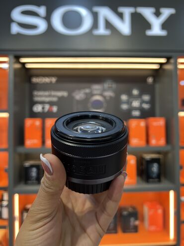 Enerji qurğuları: Canon Lens RF 50 mm F1.8 Stm İcarə