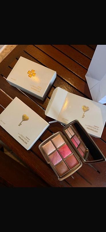 маска игра в кальмара: Hourglass Ambient Lighting Edit – лимитированные палетки для лица — 1