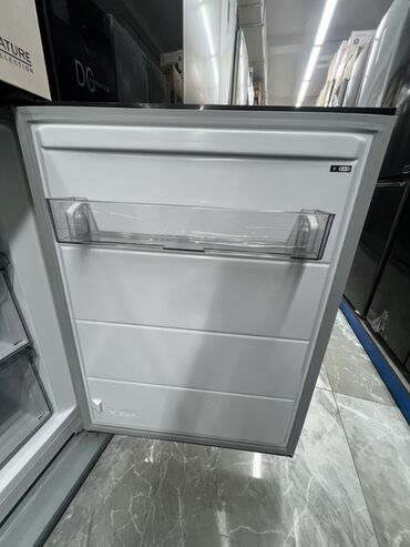 Холодильники: Холодильник Midea, Новый, Двухкамерный, No frost, 60 * 200 * 65, С рассрочкой — 9