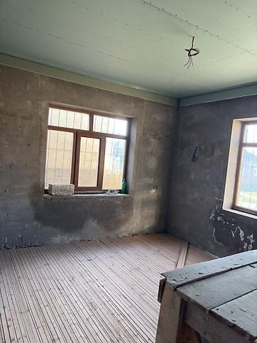 karavan satışları: Satılır: 4 otaqlı 130kv 2 sotun içinde padmayaq ev belediye seneti — 5