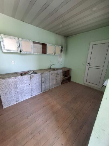 Bağ evlərinin satışı: Satılır: həyətyanı sahəsi olan yarımçıq tikili və həyət evi. Albalı — 8