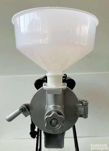 Ostali alati i mašine: Prodajem nov i kvalitetan mlin za kukuruz / za mlevenje kukuruza - — 1