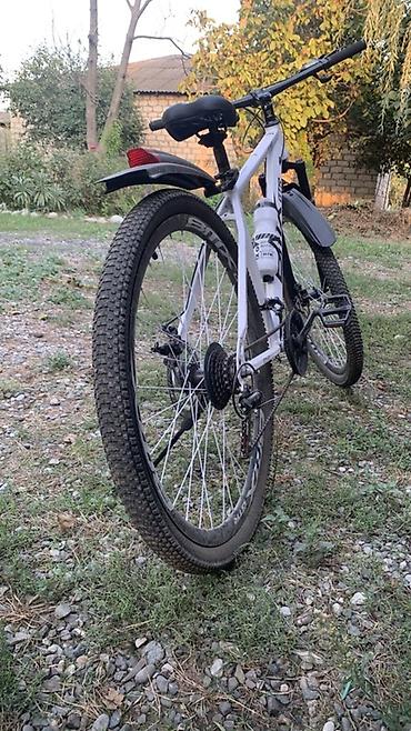 bicycle 26: BTMX GTR dağ velosipedi - Rəng: ağ, qara detallarla - Çərçivə — 1