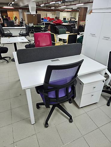 ofis stolları: İşlənmiş, İşçi üçün, Dördbucaq masa — 4