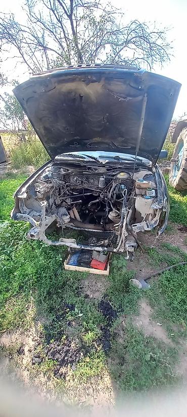 44 2: Audi 100: 1993 г., Седан — 3