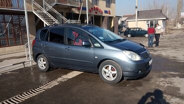 Toyota: Toyota Verso: 2003 г., 1.6 л, Механика, Бензин, Универсал