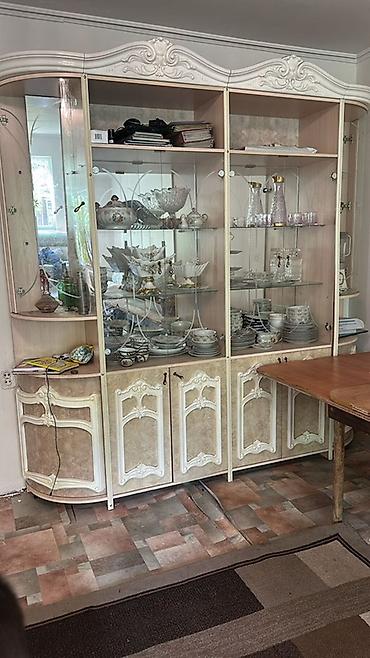 буфет старинный: Витрина-горка с буфетом для гостиной - Классический дизайн с — 1