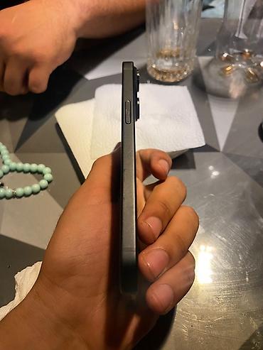 corn iphone: IPhone 15, Qara — 5