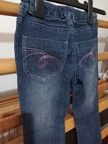 Farmerke: Farmerke za devojčicu od 6-7god, podesiv pojas, nogavice blago — 10