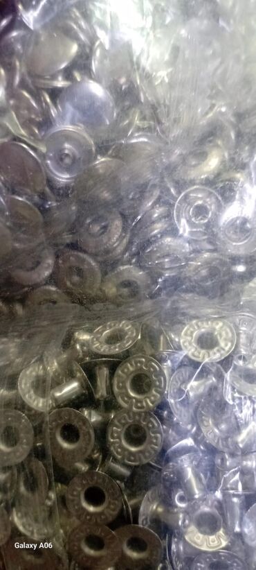Alçipan: Metal perçinlər kiçik, yüngül, yuvarlaq başlıqlı və boru formalı