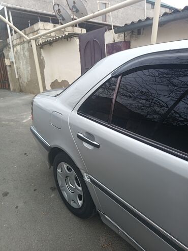 Mercedes-Benz: Mercedes-Benz C-Class: 1.8 l | 1998 il Sedan — 4