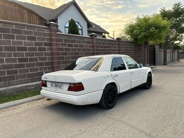 Mercedes-Benz: Mercedes-Benz E-Class: 1992 г., 2.6 л, Автомат, Бензин, Седан