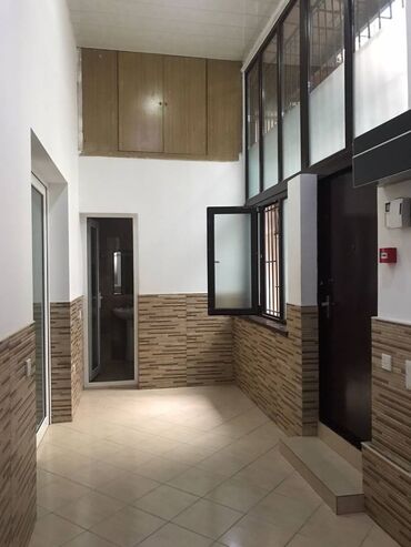 Ofislər: 28 may sahil metrosuna yaxın əşyali təmirli 3 otağlı ofis yol kənarı — 7