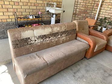 sofa: Продаю диваны в хорошем состоянии. Чистые, удобные. Подойдут для дома — 2