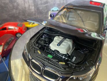 Avtomobil modelləri: Коллекционная модель BMW 545i E60 dark blue 2008 KYOSHO Scale 1:18 — 16