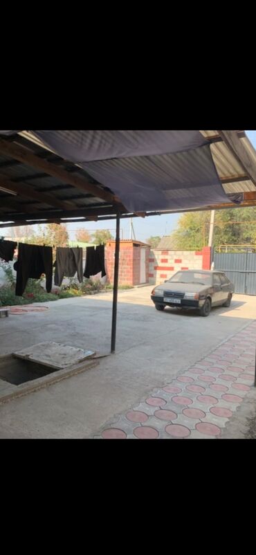 сдаю дом на долгий срок: 68 м², 4 комнаты, Парковка, Сарай, Забор, огорожен