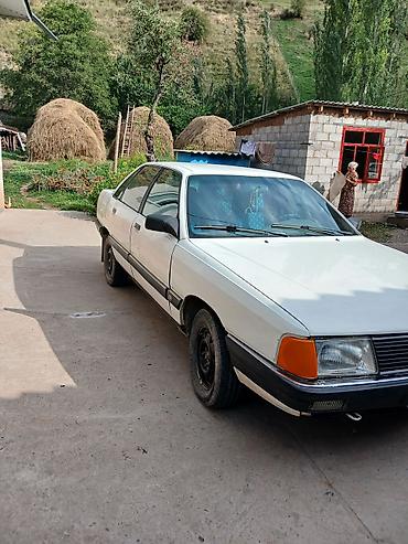 классика мото: Audi 100: 1989 г., 1.8 л, Механика, Бензин, Седан — 4
