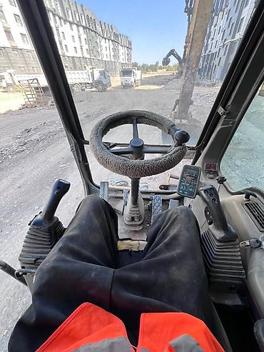 экскаватор гусиничный: Экскаватор, Komatsu, 2000 г., Колесный — 5