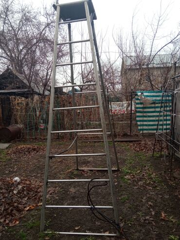 алюминиевые лестницы: Продаю стремянку алюминиевую,брали 25 тысяч,отдадим за 20000 советский