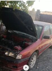 автомобильный домкрат: Читать внимательно! первая машина Предлагаются два автомобиля. 1)