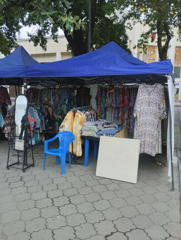 складные стулья в аренду: Сдаются в аренду шатры(3*3м), пласт столы, стулья, юрта для выездных