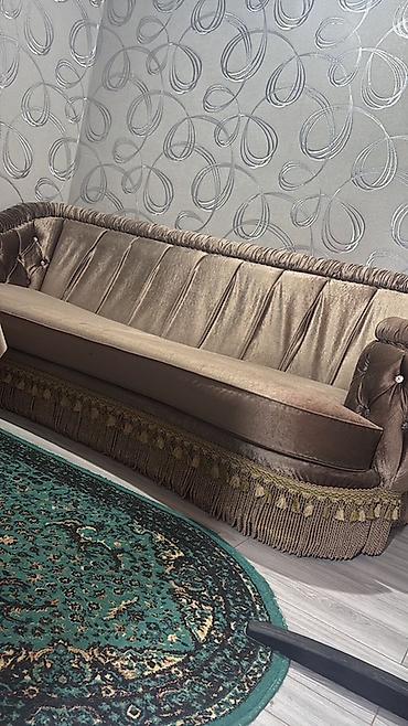 tek salon: Klassik üslubda, zərif detallar ilə işlənmiş salon divanı - Üslub — 1