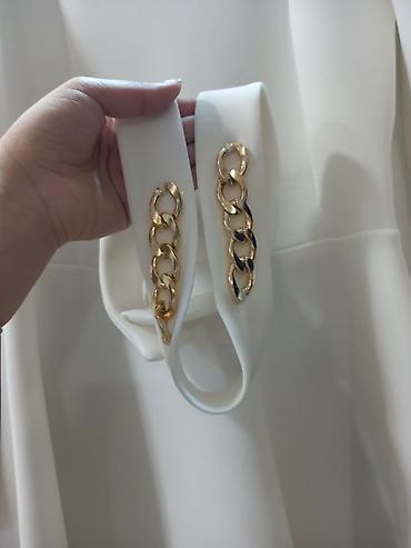 versage sep: Ağ rəngli qadın paltarı - Model: A-kesim, ətəyi geniş, qısa uzunluq - — 4