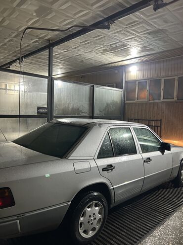 Mercedes-Benz: Mercedes-Benz E-Class: 1993 г., 2.2 л, Механика, Бензин, Седан at lalafo.kg — 5 Mercedes-Benz: Mercedes-Benz E-Class: 1993 г., 2.2 л, Механика, Бензин, Седан — 5
