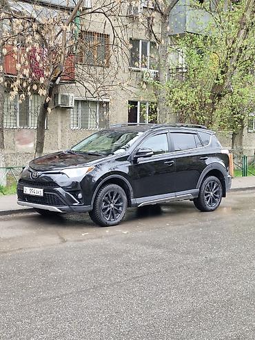 тайота рав 4 2018: Toyota RAV4: 2018 г., Кроссовер — 1