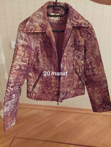 Pencəklər: Qış üst geyimləri paketi.Təzədən heç seçilmir.Geyimlərin hər biri 1 və — 12