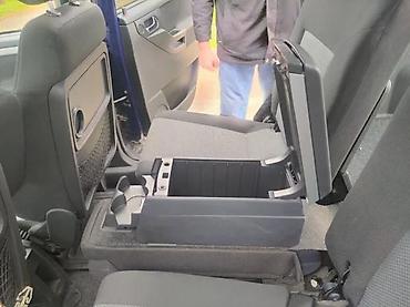 Nasloni za ruke: DRZAČ ZA RUKE NASLON ZADNJE KLUPE OPEL MERIVA2010G | Drzač za ruke — 4