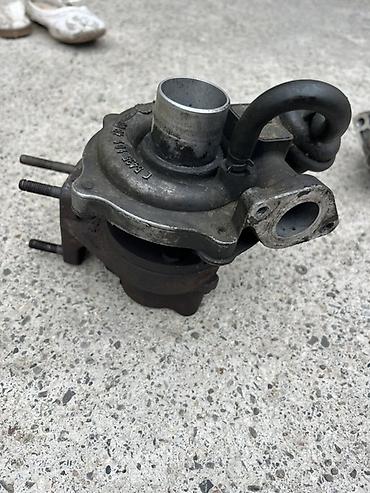 Avtomobil turbosu (turboşarj) satılır. - Turbin gövdəsi və kompressor