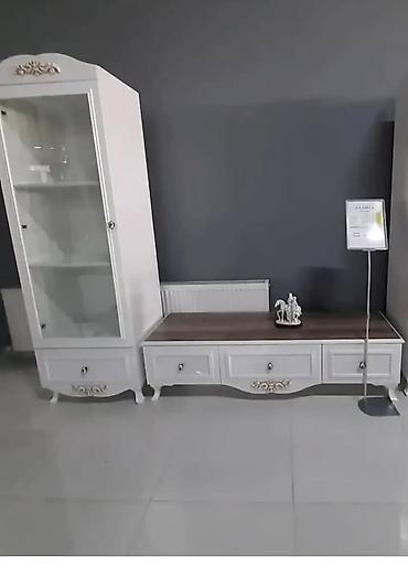 tv altdığı: Gencede,Demek olar ki tezedi, 2 eded vitrin servant, 1 eded tv altdigi — 2