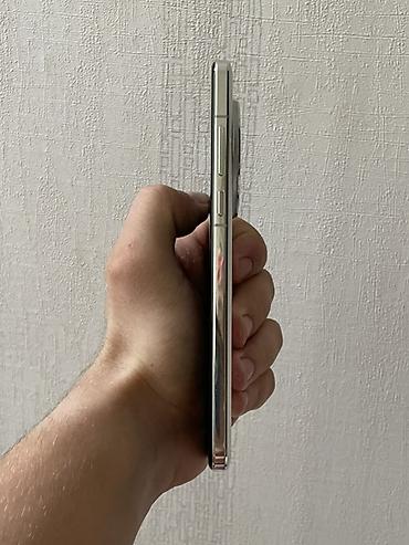 мишь: OnePlus 13, Б/у, 256 ГБ, цвет - Белый, 1 SIM, 2 SIM, eSIM — 6