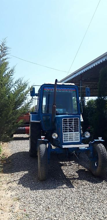 Traktorlar: Tecili Traktor + ot presi komplekti - Traktor: Belarus MTZ seriyası — 1